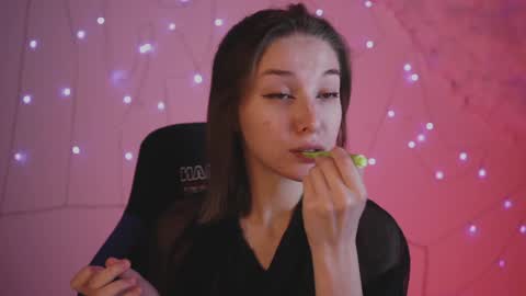 Snapshot of filipinaadams chatting on 01-08-25, 08:06 cap and Lana online show from 01-08-25, 08:06