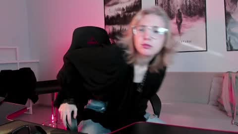 Snapshot of filipinaadams chatting on 02-07-25, 08:01 cap and Lana online show from 02-07-25, 08:01