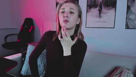 Snapshot of filipinaadams chatting on 02-13-25, 02:12 cap and Lana online show from 02-13-25, 02:12