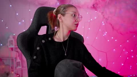 Snapshot of filipinaadams chatting on 03-08-25, 02:12 cap and Lana online show from 03-08-25, 02:12