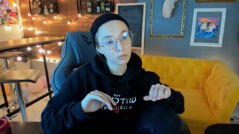 Snapshot of filipinaadams chatting on 09-18-25, 12:23 cap and Lana online show from 09-18-25, 12:23