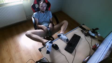 Jane and Findo online show from 01-29-25, 03:37