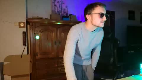 FingerExpert online show from 10-10-25, 07:13