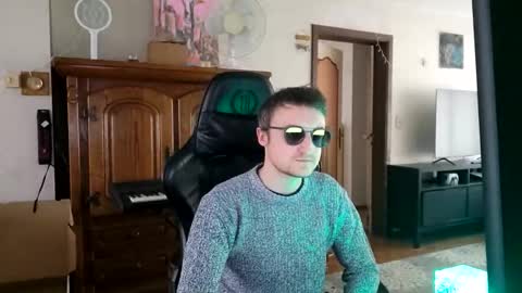 FingerExpert online show from 10-20-25, 12:27