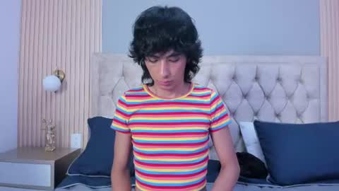 Snapshot of finn_04 chatting on 06-19-26, 01:15 Finn online show from 06-19-26, 01:15