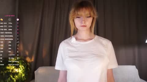 Snapshot of fionawhynot chatting on 07-12-26, 07:05 Emily online show from 07-12-26, 07:05