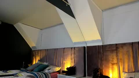 Snapshot of fiorelaa_ chatting on 06-18-26, 11:36 Fiorela online show from 06-18-26, 11:36
