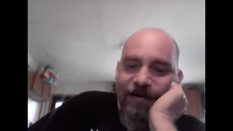 Snapshot of fireprince1977 chatting on 05-06-26, 10:26 Brad online show from 05-06-26, 10:26