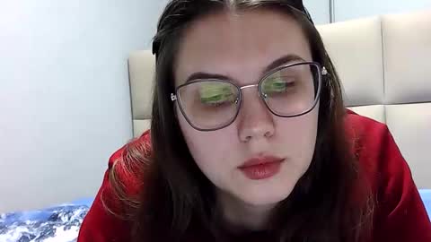 Snapshot of firststarsara chatting on 04-19-26, 07:05 Sara online show from 04-19-26, 07:05