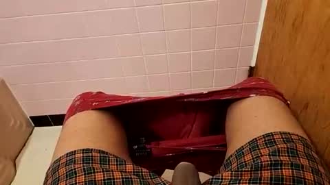 Snapshot of flatbush366 chatting on 04-12-26, 04:34 flatbush366 online show from 04-12-26, 04:34