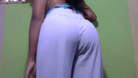 Claire online show from 04-09-26, 06:19