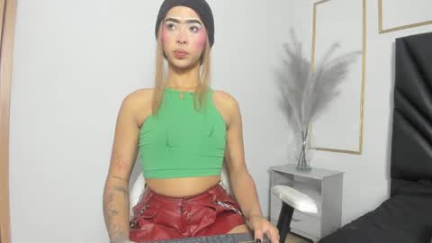 Snapshot of flor_pink chatting on 06-09-26, 04:57 Flor online show from 06-09-26, 04:57