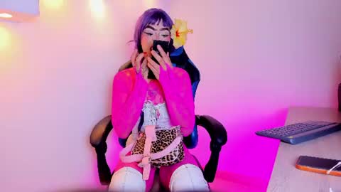 Snapshot of flor_pink chatting on 07-24-26, 03:48 Flor online show from 07-24-26, 03:48