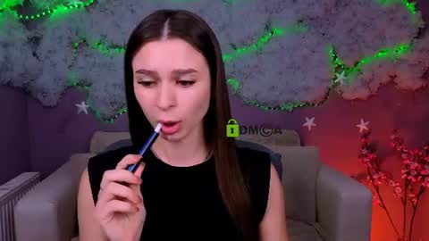 Snapshot of flora_ri chatting on 06-17-26, 09:45 just ask me online show from 06-17-26, 09:45