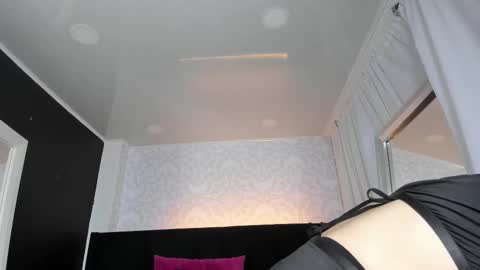 FLORA online show from 03-15-26, 09:04