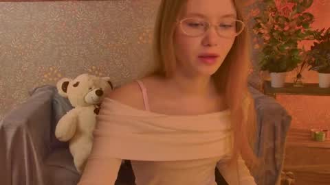 hey there guys im Flora no not the one from WInx. But I love magical stuff and especially I love nature. I dont know I thin online show from 05-30-26, 10:23