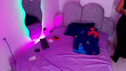 Flordecayena  online show from 06-08-26, 03:07