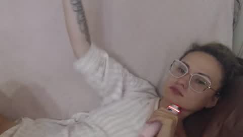 Snapshot of flowercandydoll chatting on 07-20-26, 08:28 say meow and send tip online show from 07-20-26, 08:28