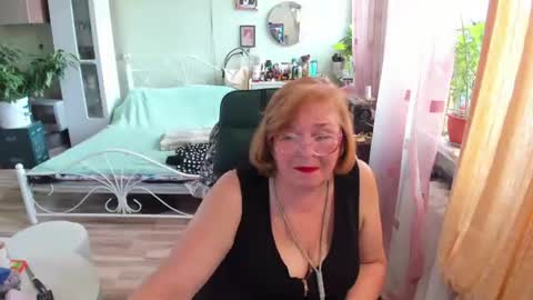 Snapshot of flowerlover8 chatting on 06-13-26, 11:19 Flowerlower online show from 06-13-26, 11:19