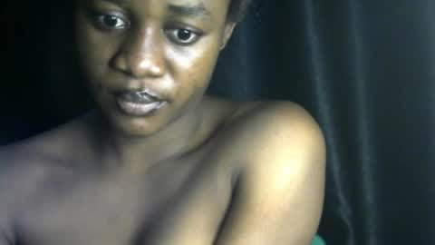 Snapshot of flrity10 chatting on 06-15-26, 02:41 Flirty online show from 06-15-26, 02:41
