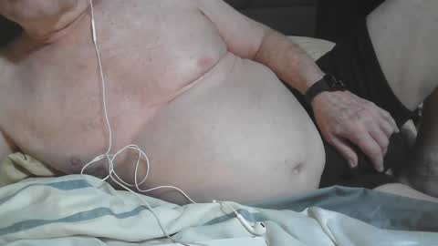 Snapshot of flshowman chatting on 03-04-25, 02:17 FLshowman online show from 03-04-25, 02:17