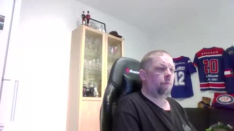 fluffy_espen online show from 04-26-26, 04:32