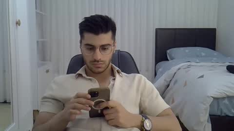 Snapshot of fortiori8 chatting on 11-30-25, 08:24 fortiori8 online show from 11-30-25, 08:24