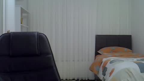 Snapshot of fortiori8 chatting on 12-19-25, 06:59 fortiori8 online show from 12-19-25, 06:59