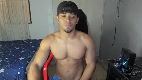 Snapshot of fox_evans chatting on 07-11-26, 04:32 Fox online show from 07-11-26, 04:32