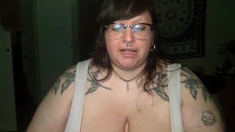 Snapshot of foxdarling96 chatting on 06-23-26, 01:14 foxdarling96 online show from 06-23-26, 01:14