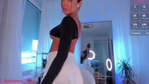 Snapshot of foxe_sailey chatting on 06-06-26, 03:50 Fox love you online show from 06-06-26, 03:50