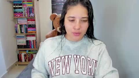 Snapshot of foxwen chatting on 07-18-26, 03:05 wen. online show from 07-18-26, 03:05