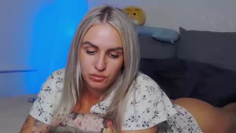 Snapshot of foxy_kimmi chatting on 07-05-26, 06:31 Foxy Kimmi online show from 07-05-26, 06:31