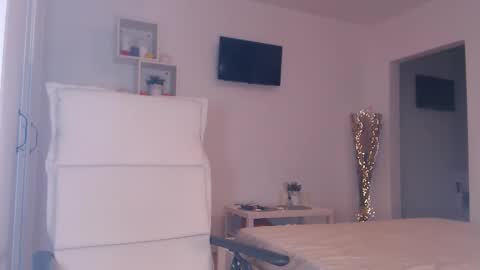 Adela - Single mom. 40 y online show from 06-08-26, 06:36