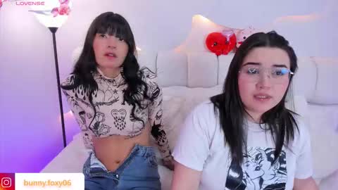 FOXY AND BUNNY online show from 03-04-26, 04:18