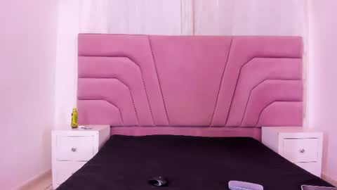 foxyhillx online show from 06-12-26, 10:52