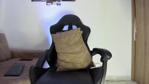 IM FRAIDER online show from 05-04-26, 04:47