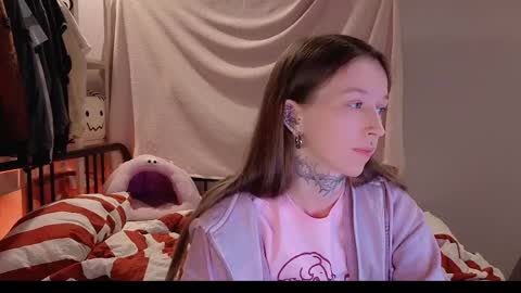 Snapshot of fran_bow chatting on 04-29-26, 05:30 fran_bow online show from 04-29-26, 05:30