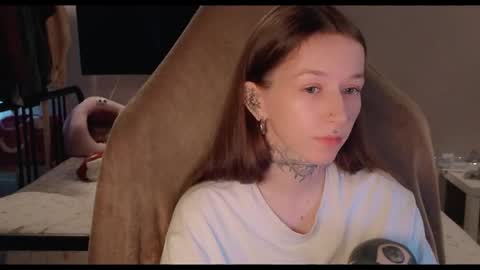 Snapshot of fran_bow chatting on 05-09-26, 02:11 fran_bow online show from 05-09-26, 02:11