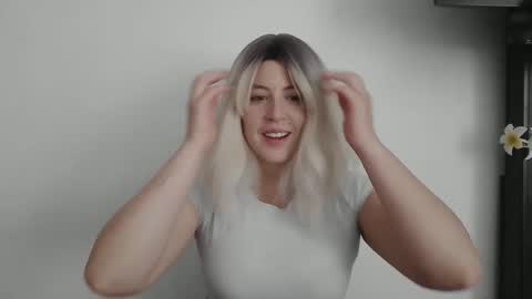 Snapshot of francescaasmith chatting on 02-05-26, 05:28 Francesca online show from 02-05-26, 05:28