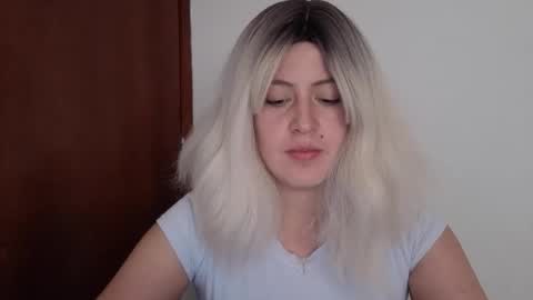 Snapshot of francescaasmith chatting on 02-10-26, 09:41 Francesca online show from 02-10-26, 09:41