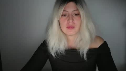 Snapshot of francescaasmith chatting on 02-11-26, 10:37 Francesca online show from 02-11-26, 10:37