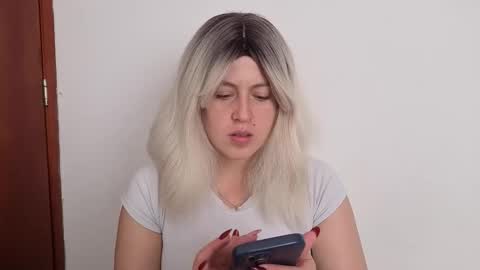 Snapshot of francescaasmith chatting on 02-18-26, 09:00 Francesca online show from 02-18-26, 09:00