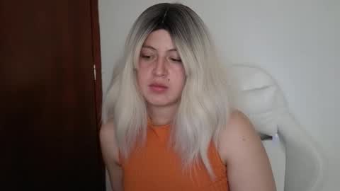 Snapshot of francescaasmith chatting on 03-05-26, 09:44 Francesca online show from 03-05-26, 09:44