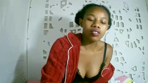 Snapshot of franciefrancie chatting on 01-14-26, 08:25 francilla online show from 01-14-26, 08:25