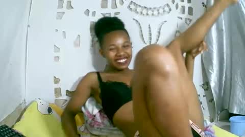 Snapshot of franciefrancie chatting on 01-16-26, 08:40 francilla online show from 01-16-26, 08:40