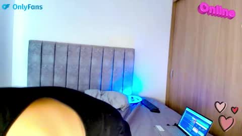 Snapshot of francobeta_11 chatting on 04-14-26, 06:36 franco online show from 04-14-26, 06:36