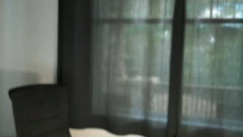 Snapshot of frankfruter10 chatting on 06-16-26, 03:03 hung4fun online show from 06-16-26, 03:03