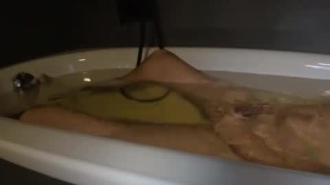 Snapshot of franky84 chatting on 04-12-26, 07:41 franky84 online show from 04-12-26, 07:41