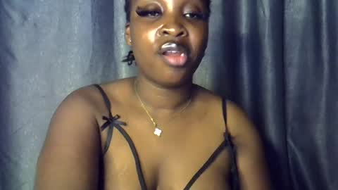 Snapshot of freaky_brula chatting on 06-15-26, 10:45 freaky brula online show from 06-15-26, 10:45